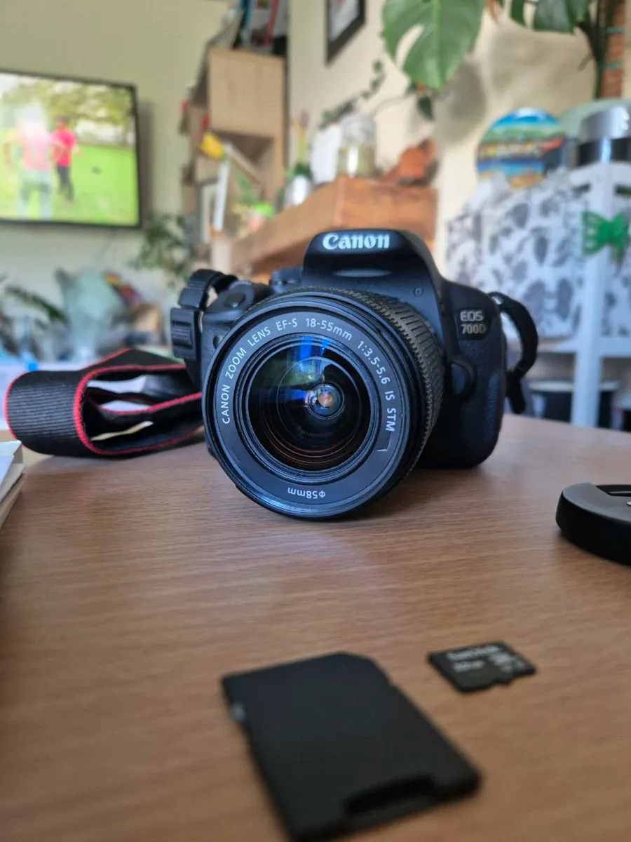 Canon 700d + Extras - Image 2
