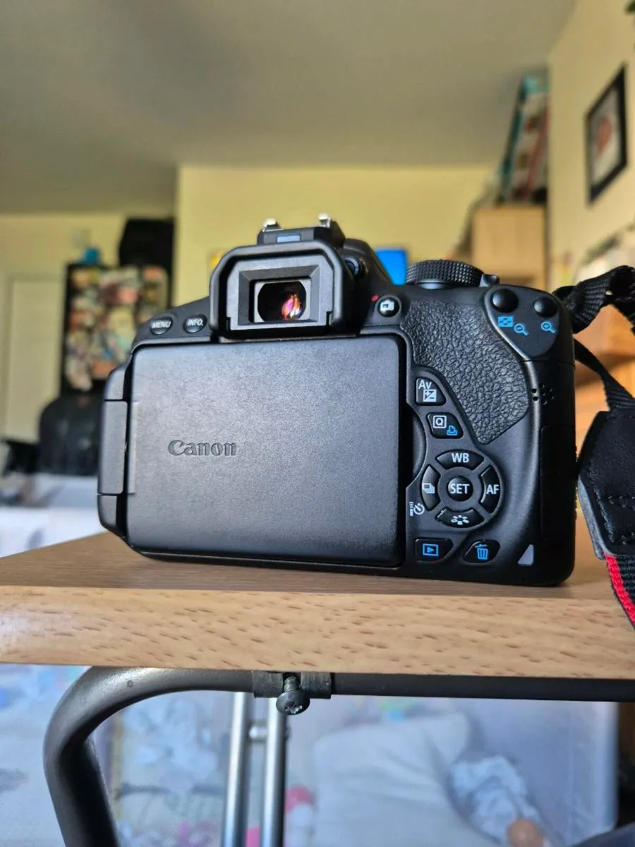 Canon 700d + Extras - Image 4