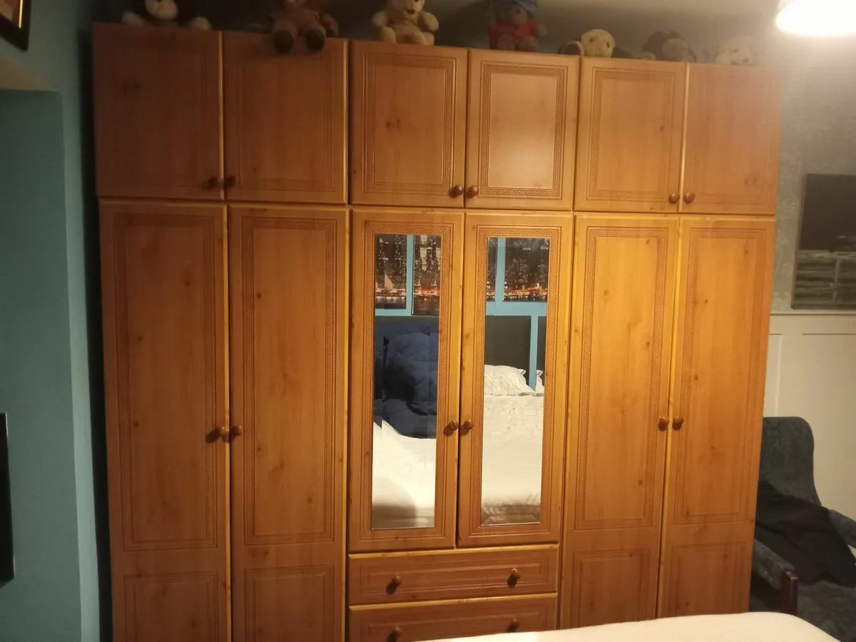 Bedroom wardrobe