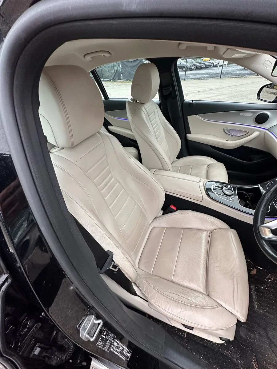2017 Merc E 220d  NOT CRASHED - Image 4