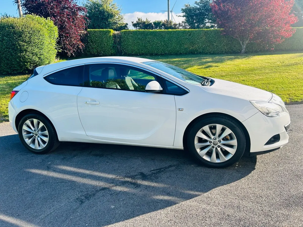 Opel Astra GTC 1.6 Cdti 2015 LOW KMS - Image 2