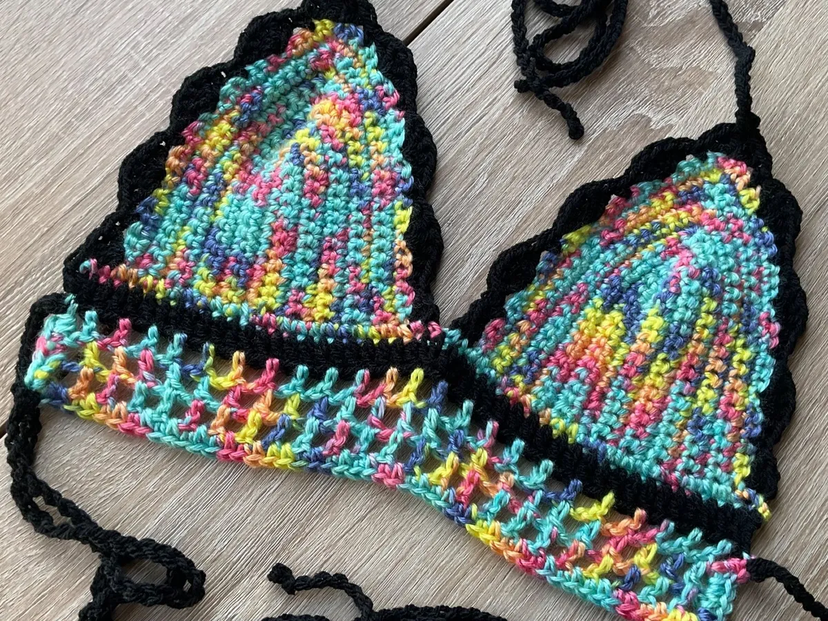 Bralette /  Top,  15euro or nearest offer - Image 4