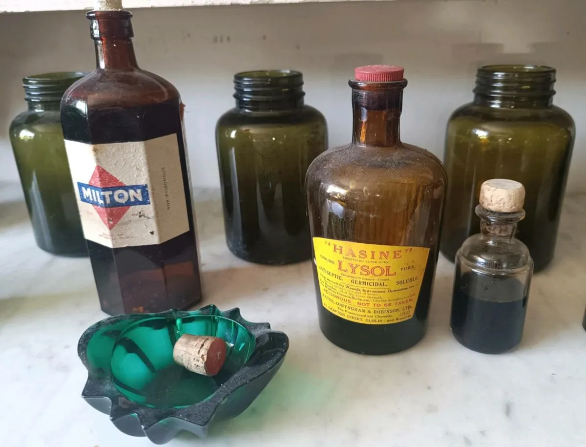 Antique Glass Lot - Image 2