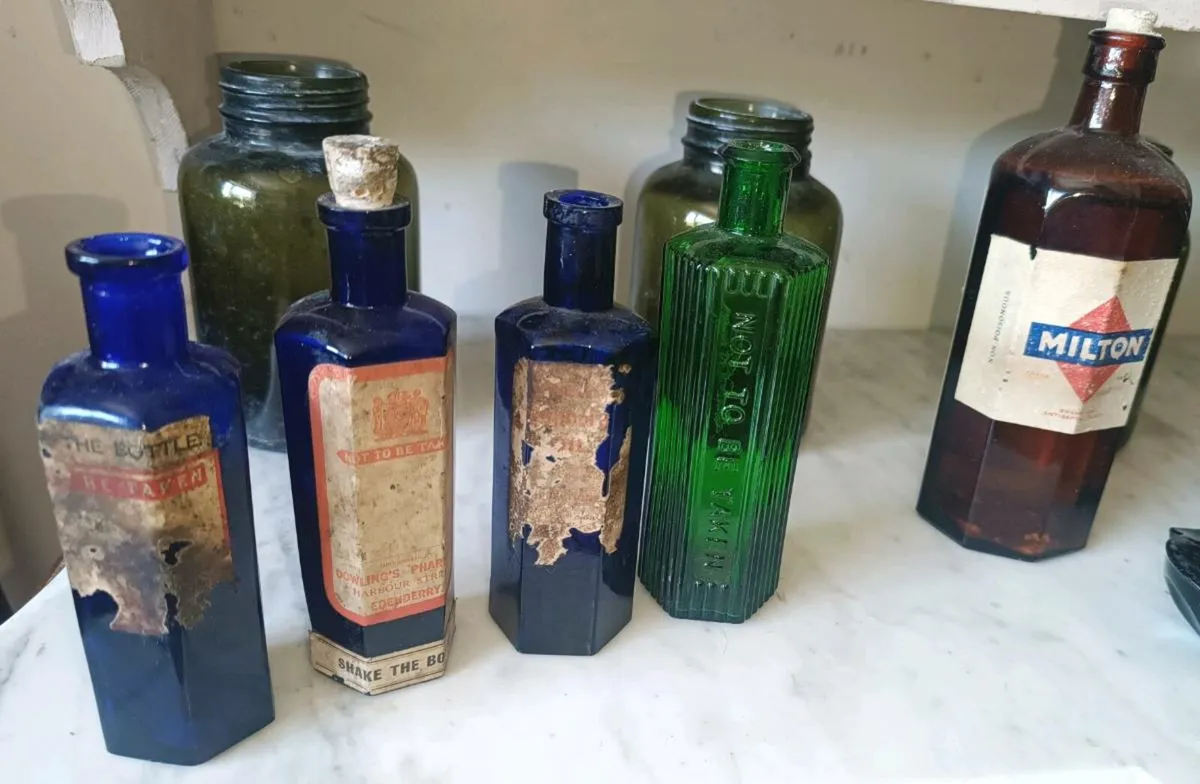 Antique Glass Lot - Image 3