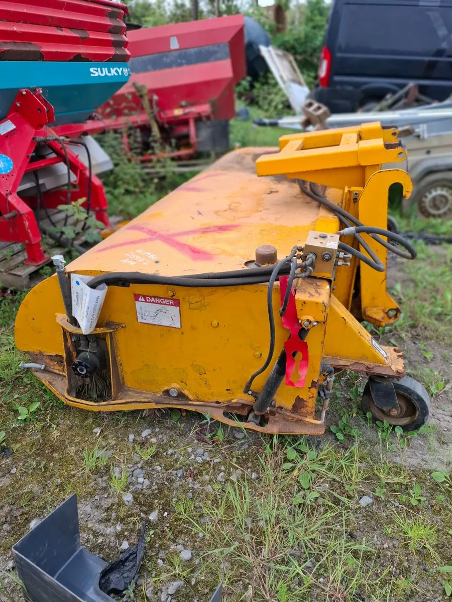 JCB SC240 Hydraulic Sweeper Collector - Image 2