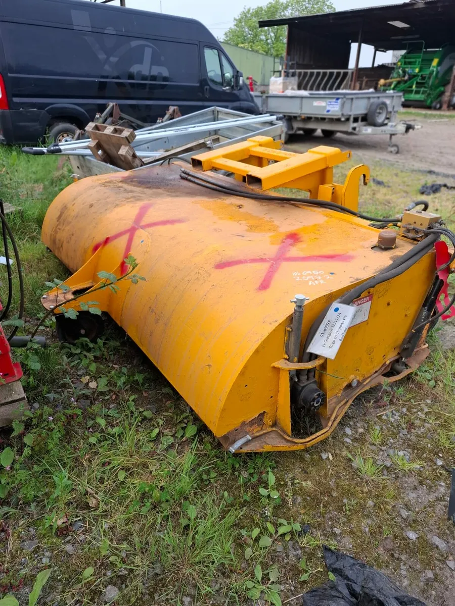 JCB SC240 Hydraulic Sweeper Collector - Image 4