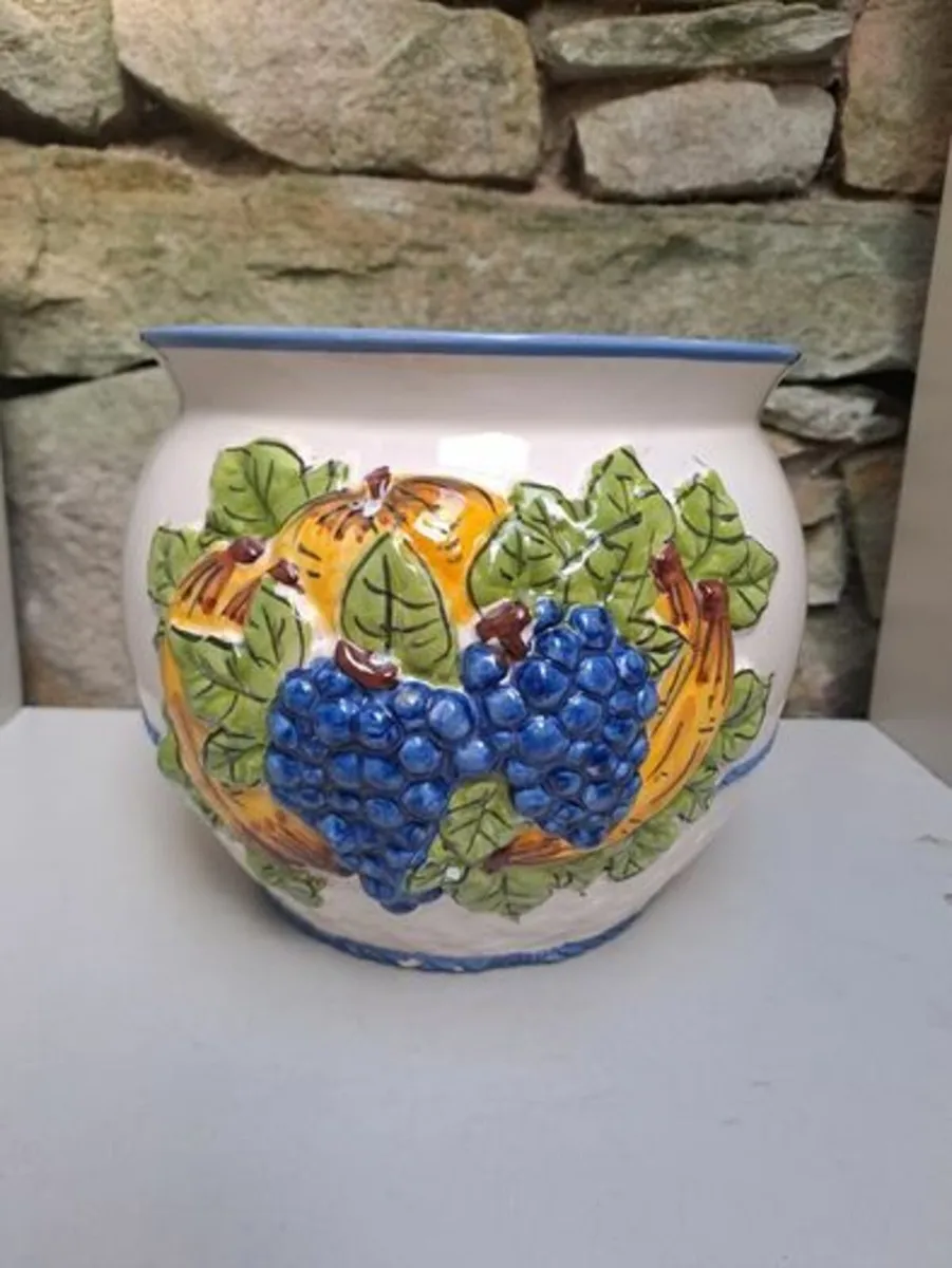 Fruit motif planter pot - Image 1