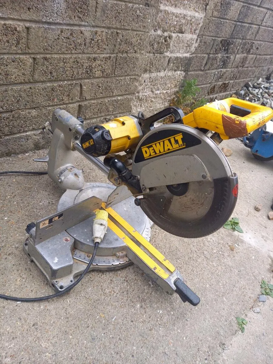 DeWalt 12 Inch Chopsaw - Image 3