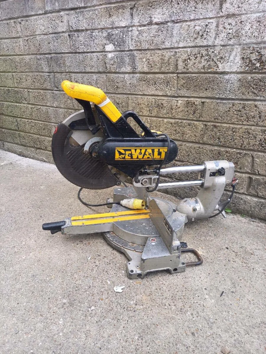 DeWalt 12 Inch Chopsaw - Image 4