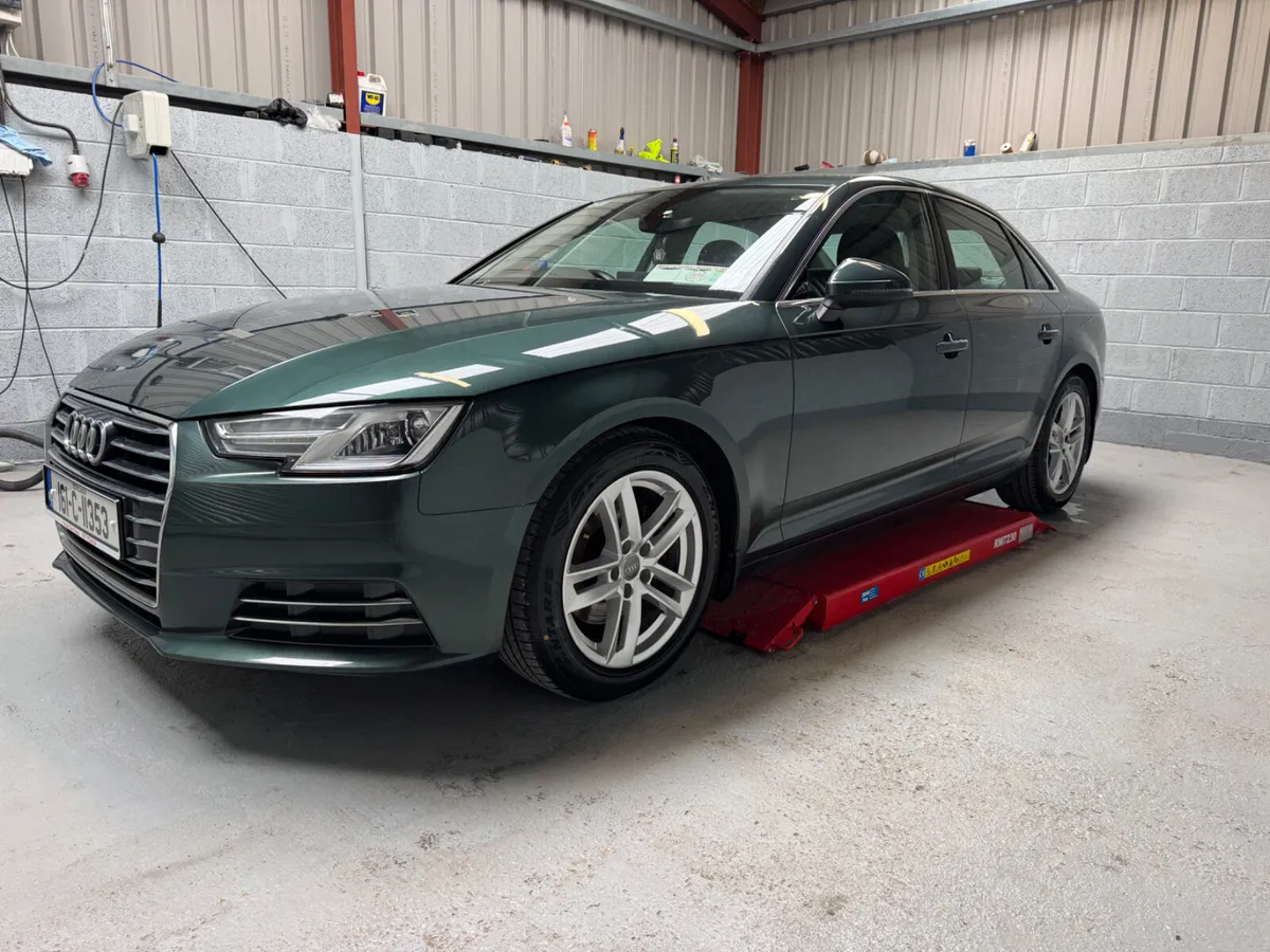 2016 AUDI  A4 - Image 4