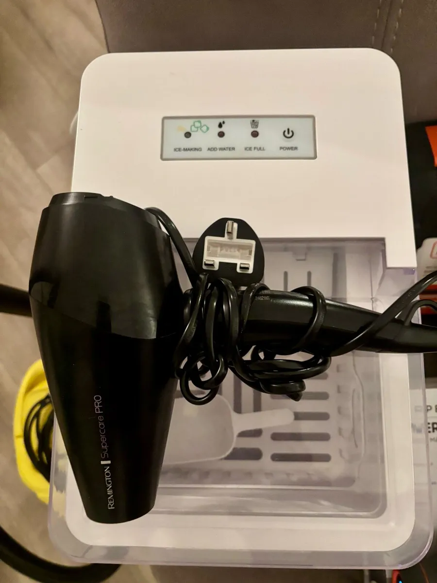 Several house hold electronic items and furniture - Image 4