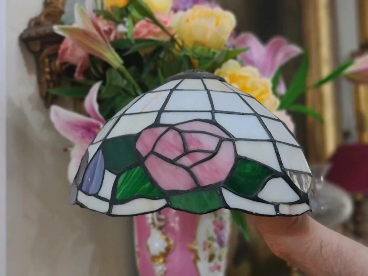 Tiffany ceiling light and lamp shade - Image 2