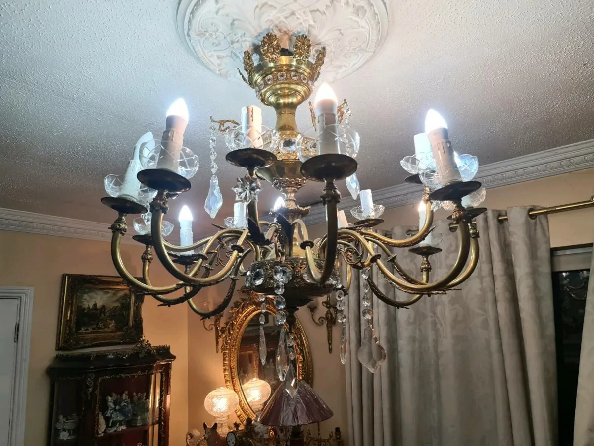Superb 15 branch chandelier - Image 1