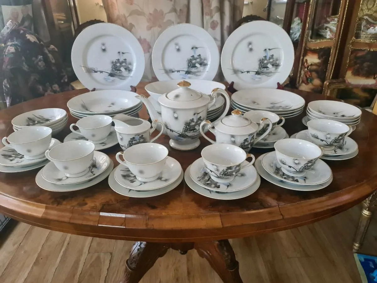 Hayasi kutani tea and dinner set 52 pieces - Image 1