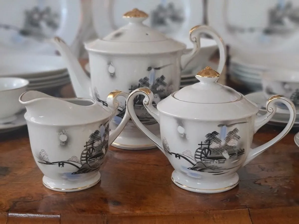 Hayasi kutani tea and dinner set 52 pieces - Image 2