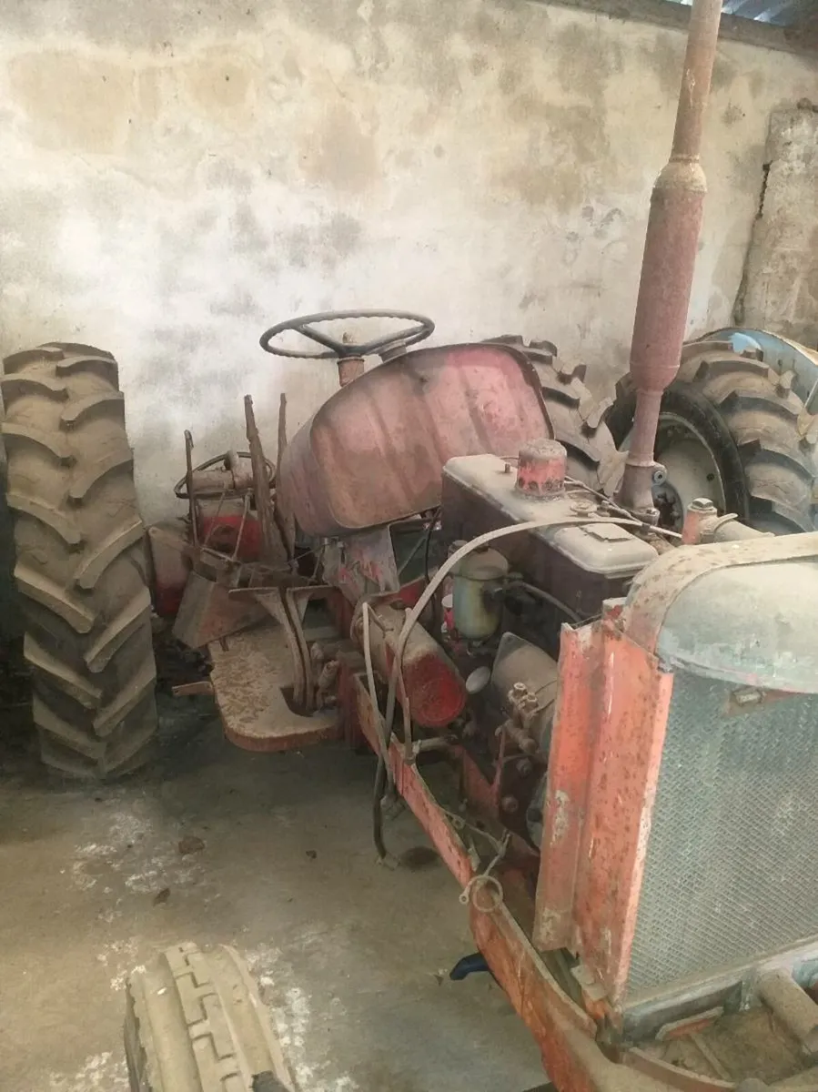 David Brown Cropmaster tractor - Image 1
