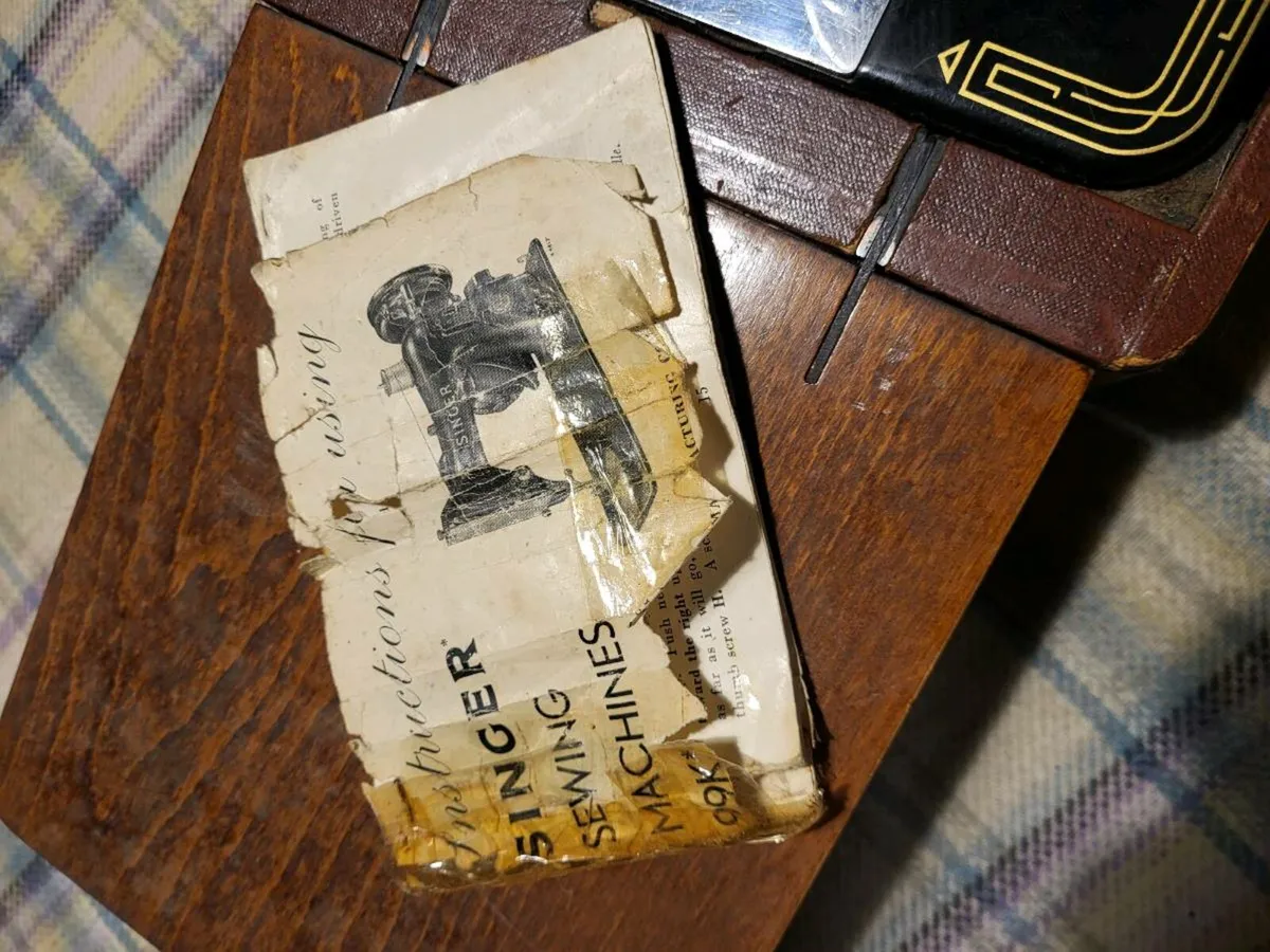 Sewing machine - Image 3