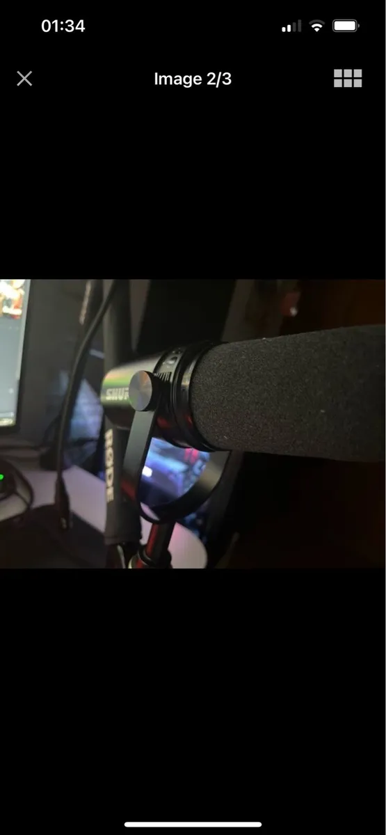 SHURE MV7 NEAR PERFECT CONDITION - Image 2