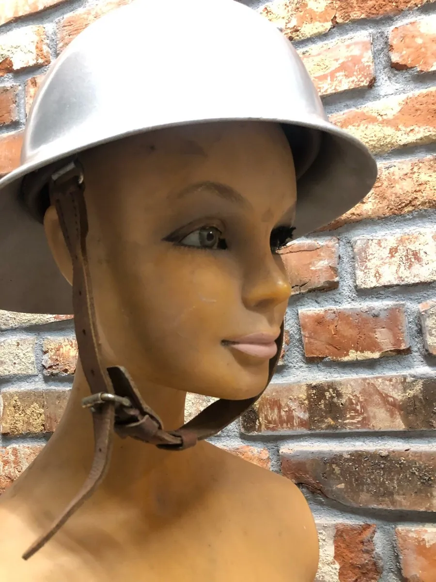 Vintage fire helmet - Image 4