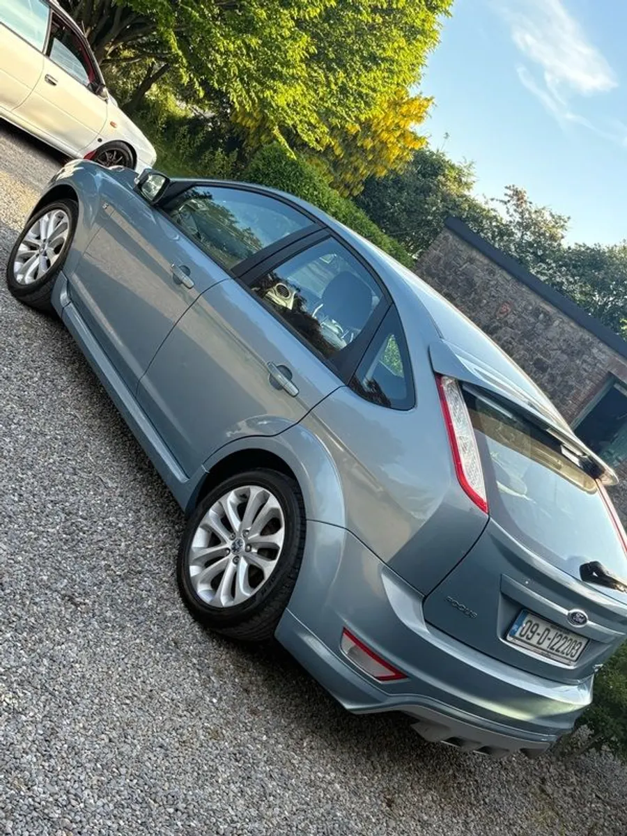 2009 Ford Focus Zetec S Manual - Image 1