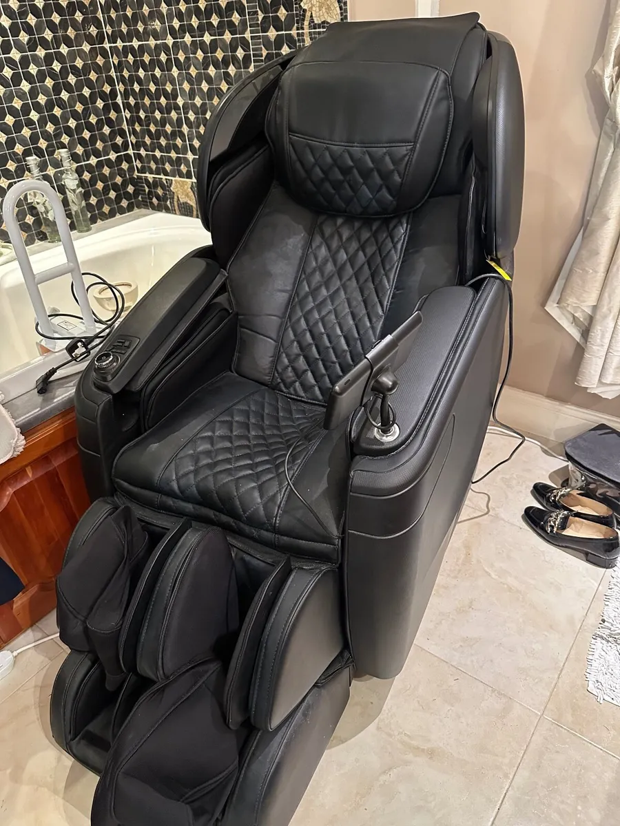 Luxury Message Chair - Image 1