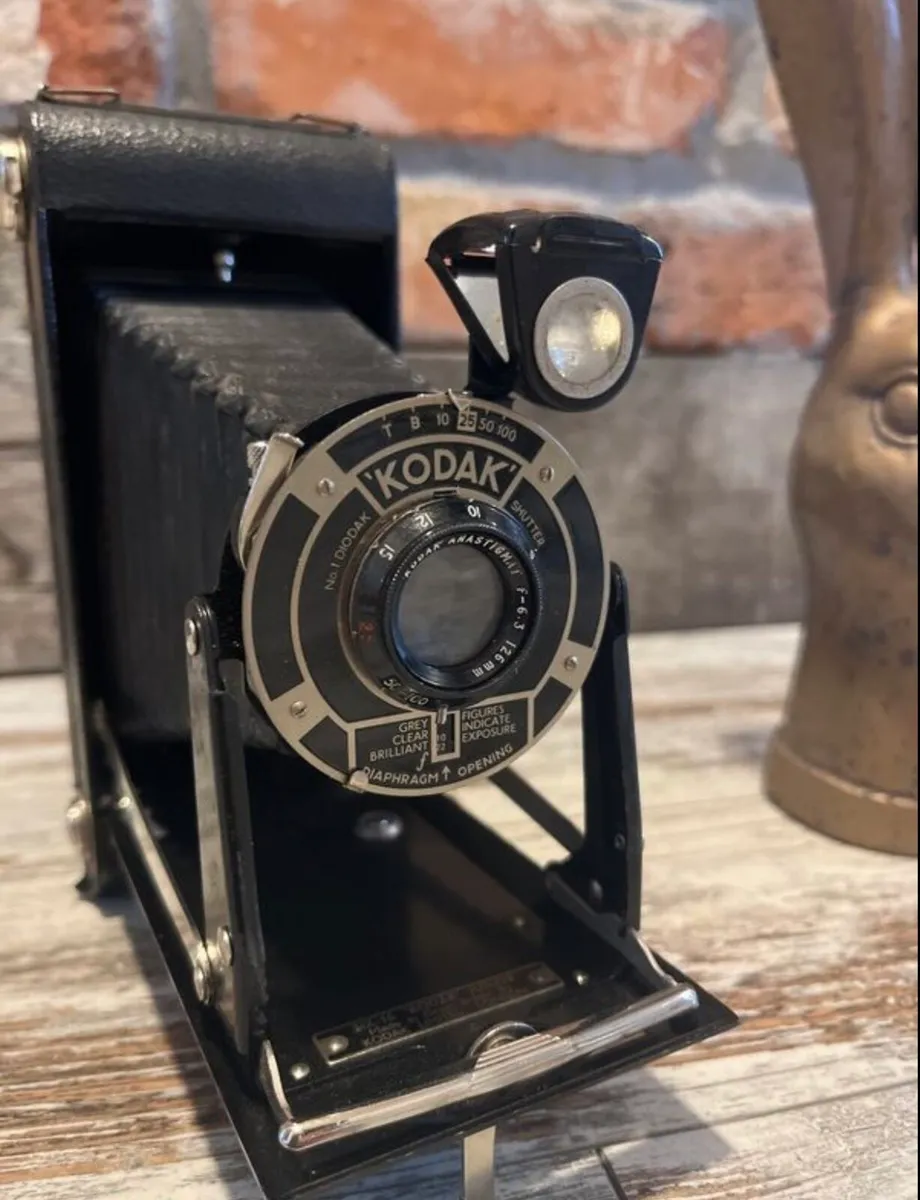 Vintage Kodak camera - Image 2
