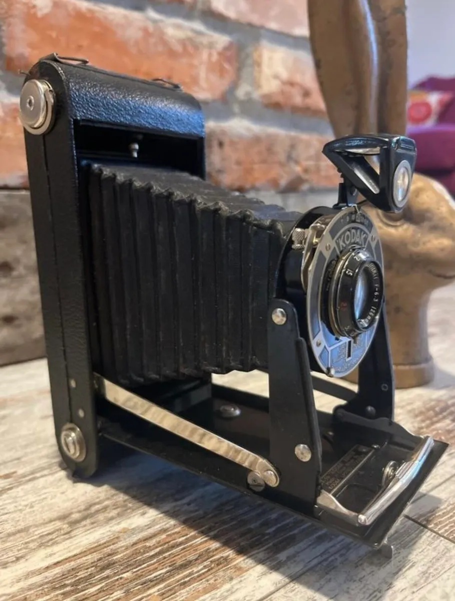 Vintage Kodak camera - Image 3
