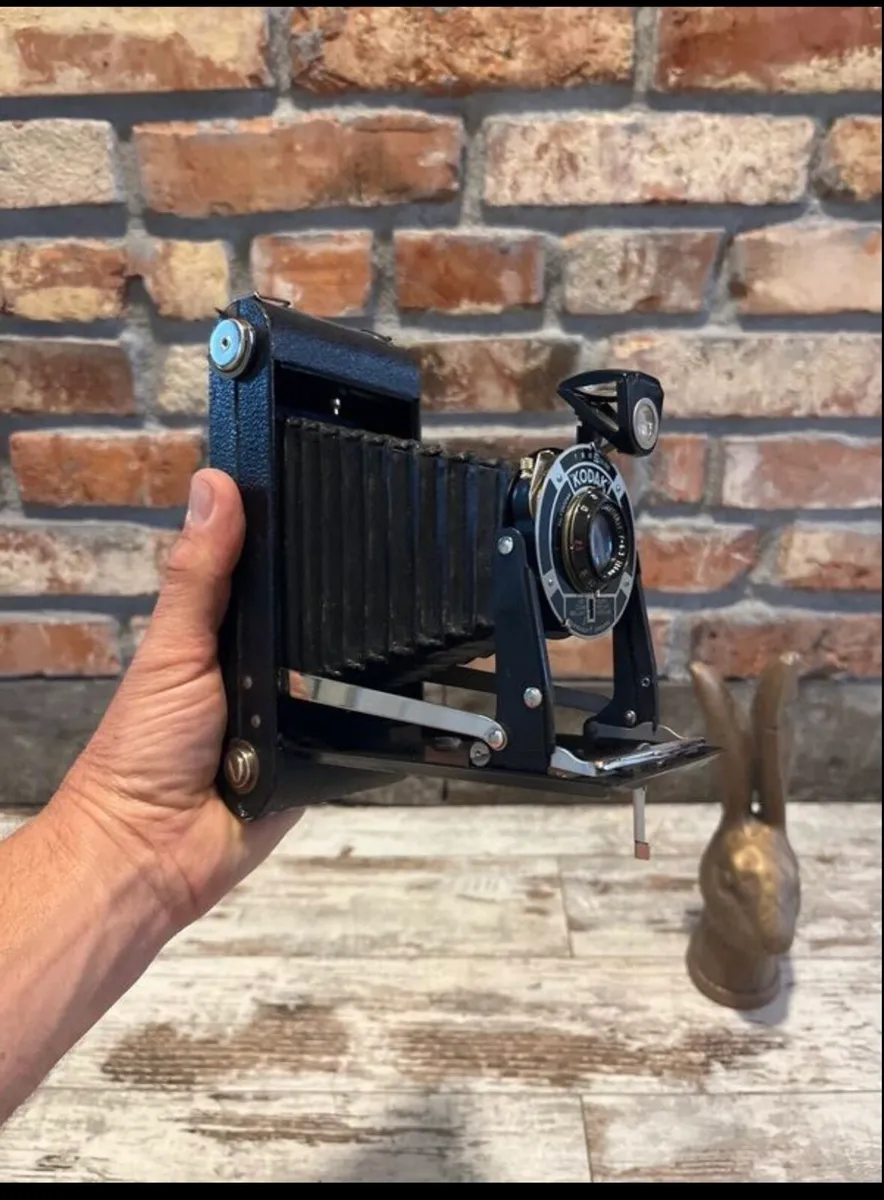 Vintage Kodak camera - Image 4