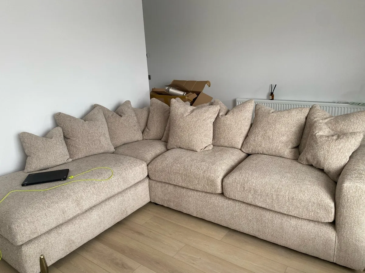 Boucle Couch - Image 3