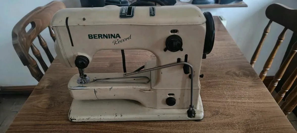 Sewing machine - Image 1