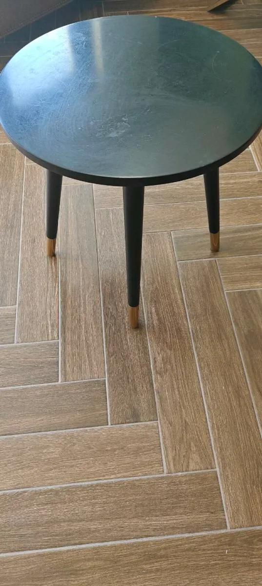 Near side table - Image 2