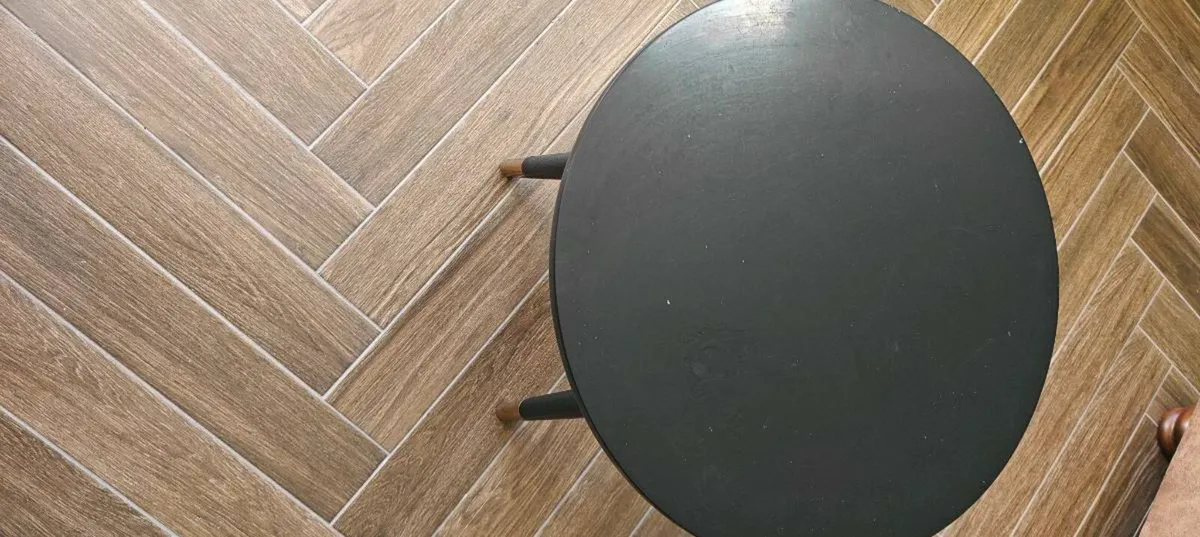 Near side table - Image 3