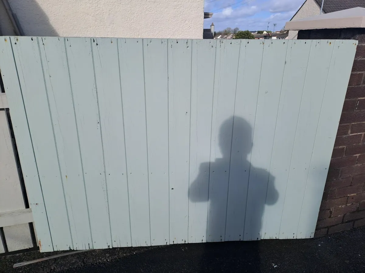 Timber entrance Gates - Image 1