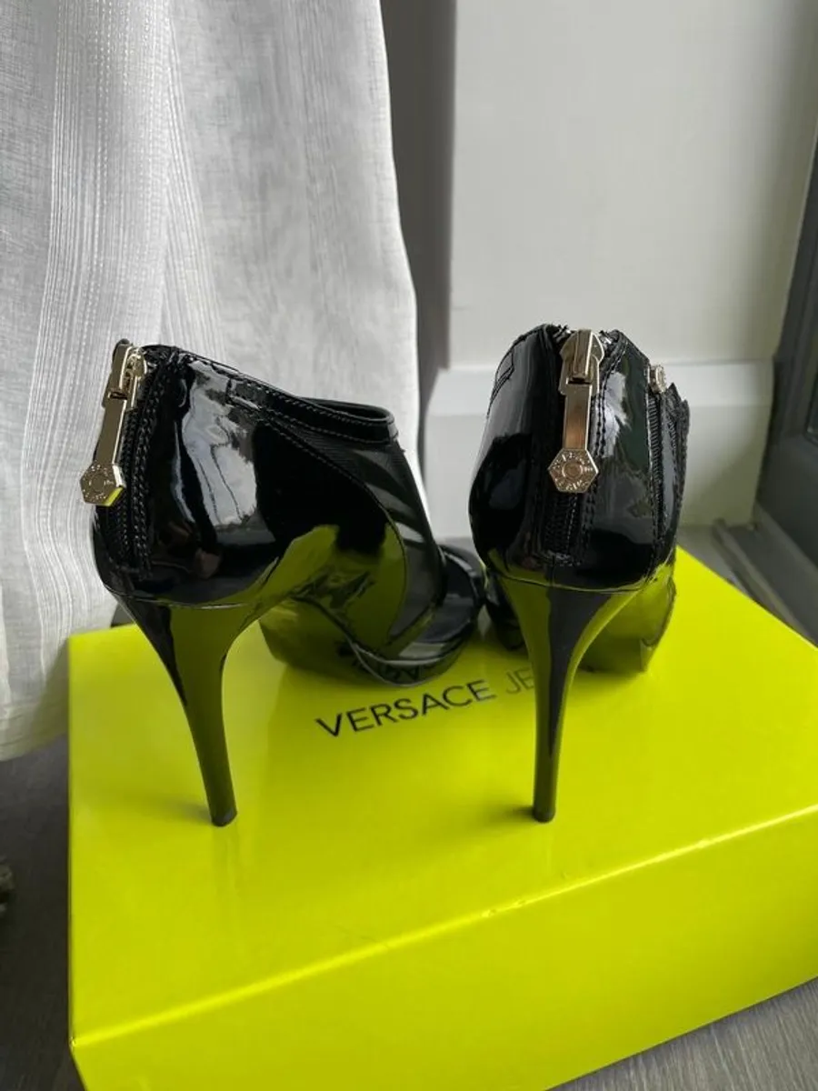 Versace shoes, high heels, black, size 6 - Image 2