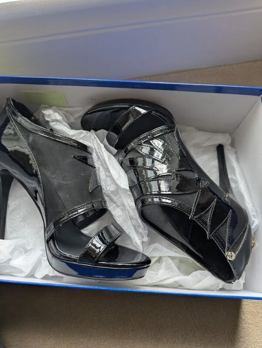 Versace shoes, high heels, black, size 6 - Image 3