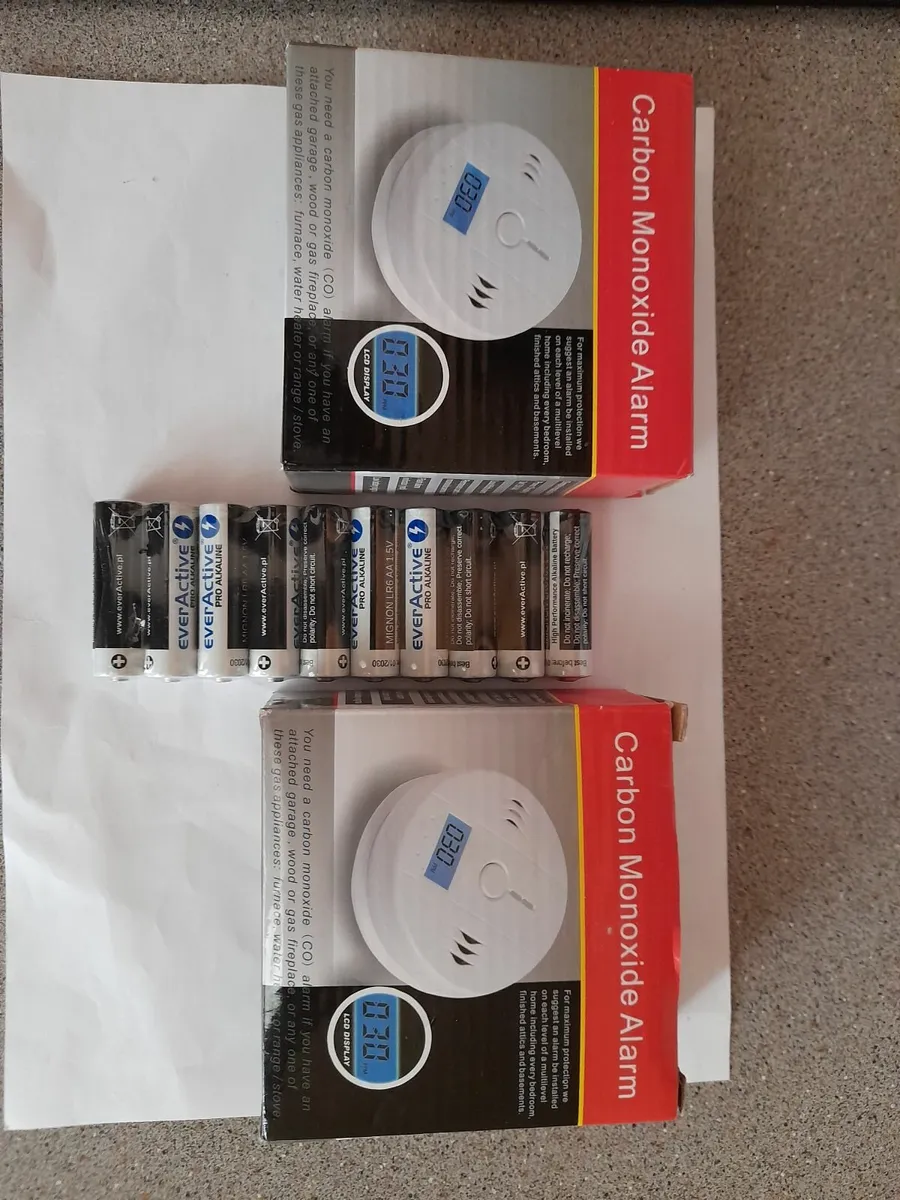 2 Carbon Monoxide Smoke Alarms + 10 Batteries - Image 4