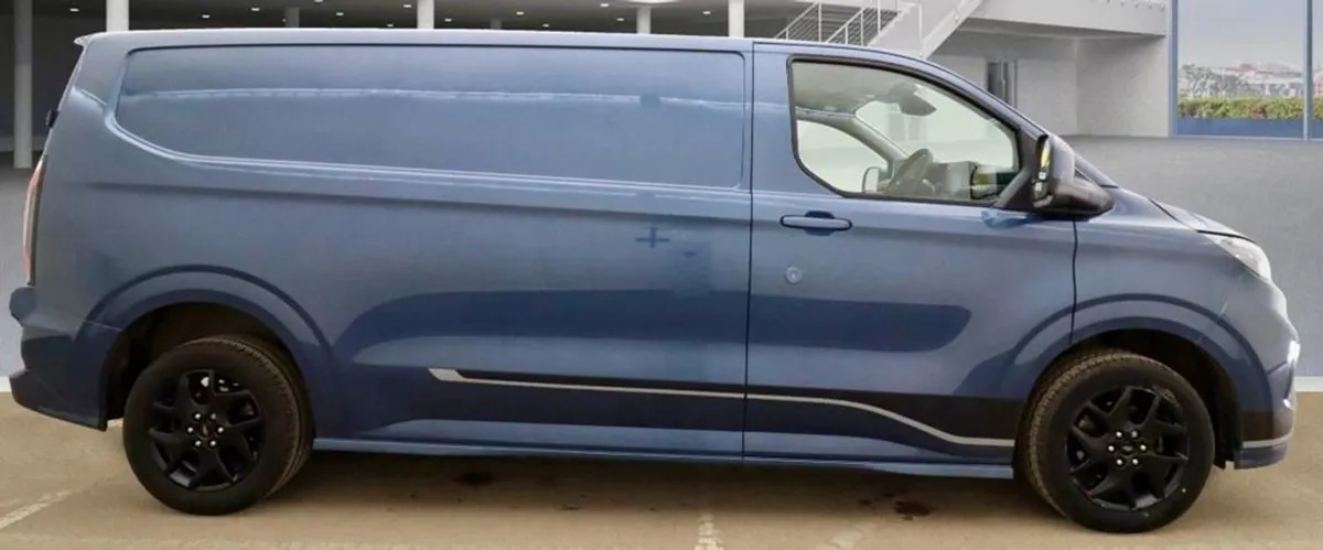 Ford Transit Custom 2.0 300 Ecoblue Sport Panel V - Image 4