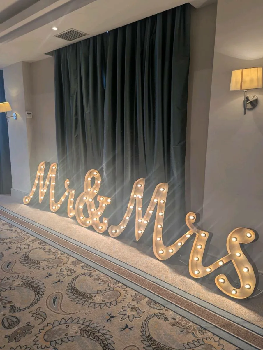 Rustic Mr & Mrs Sign - Image 1