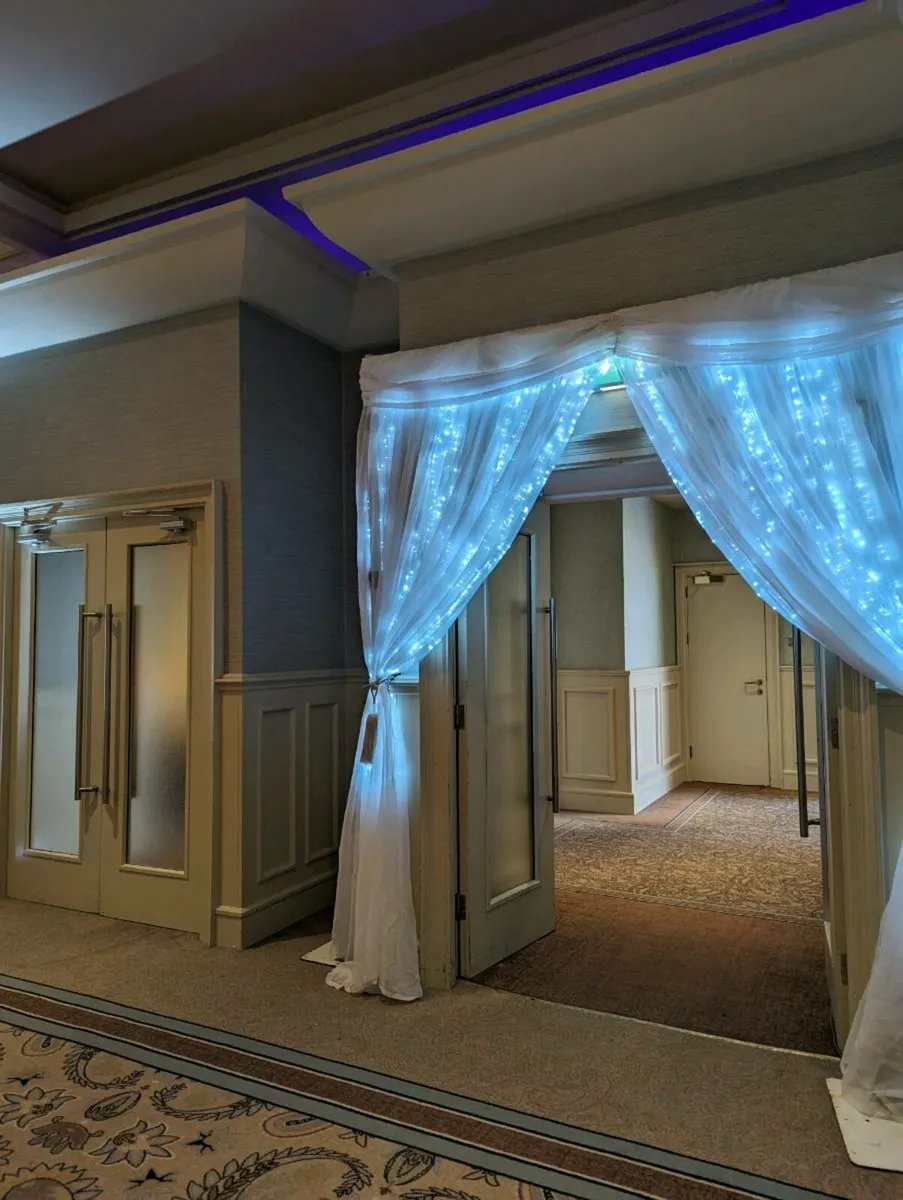 Fairy light door drape - Image 1