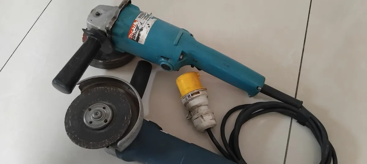 Bosch + Makita 125mm Grinders 110v - Image 3