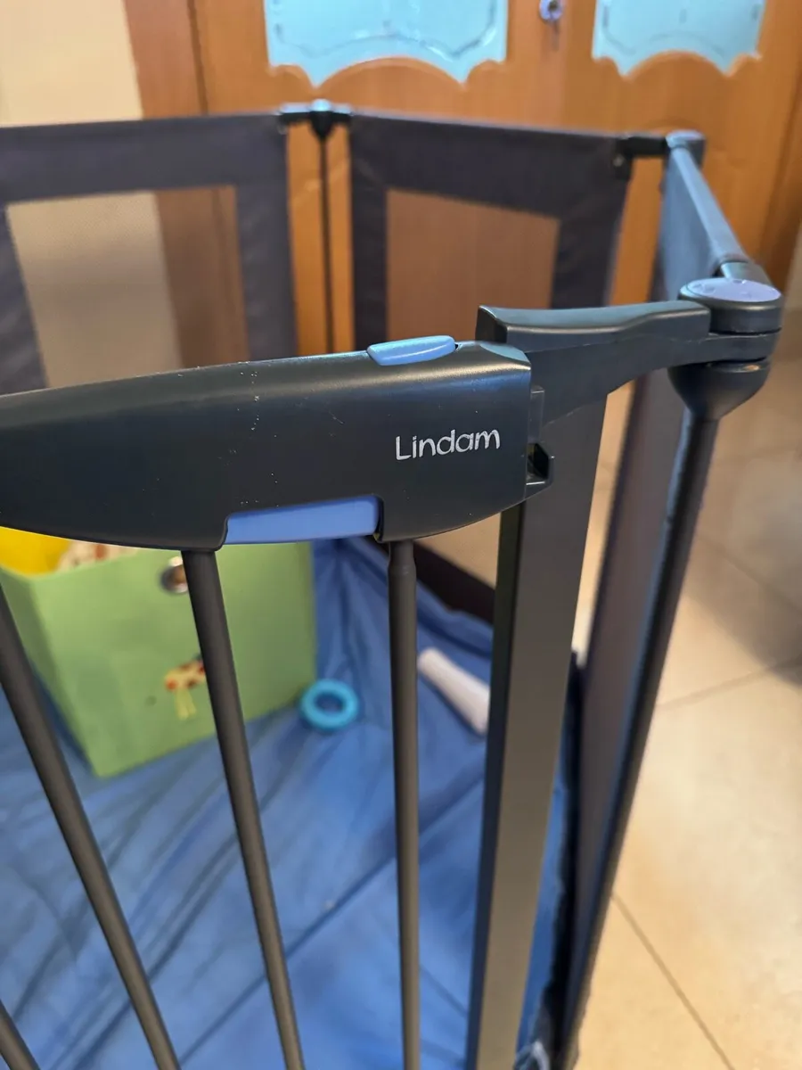 Play Pen - Image 3