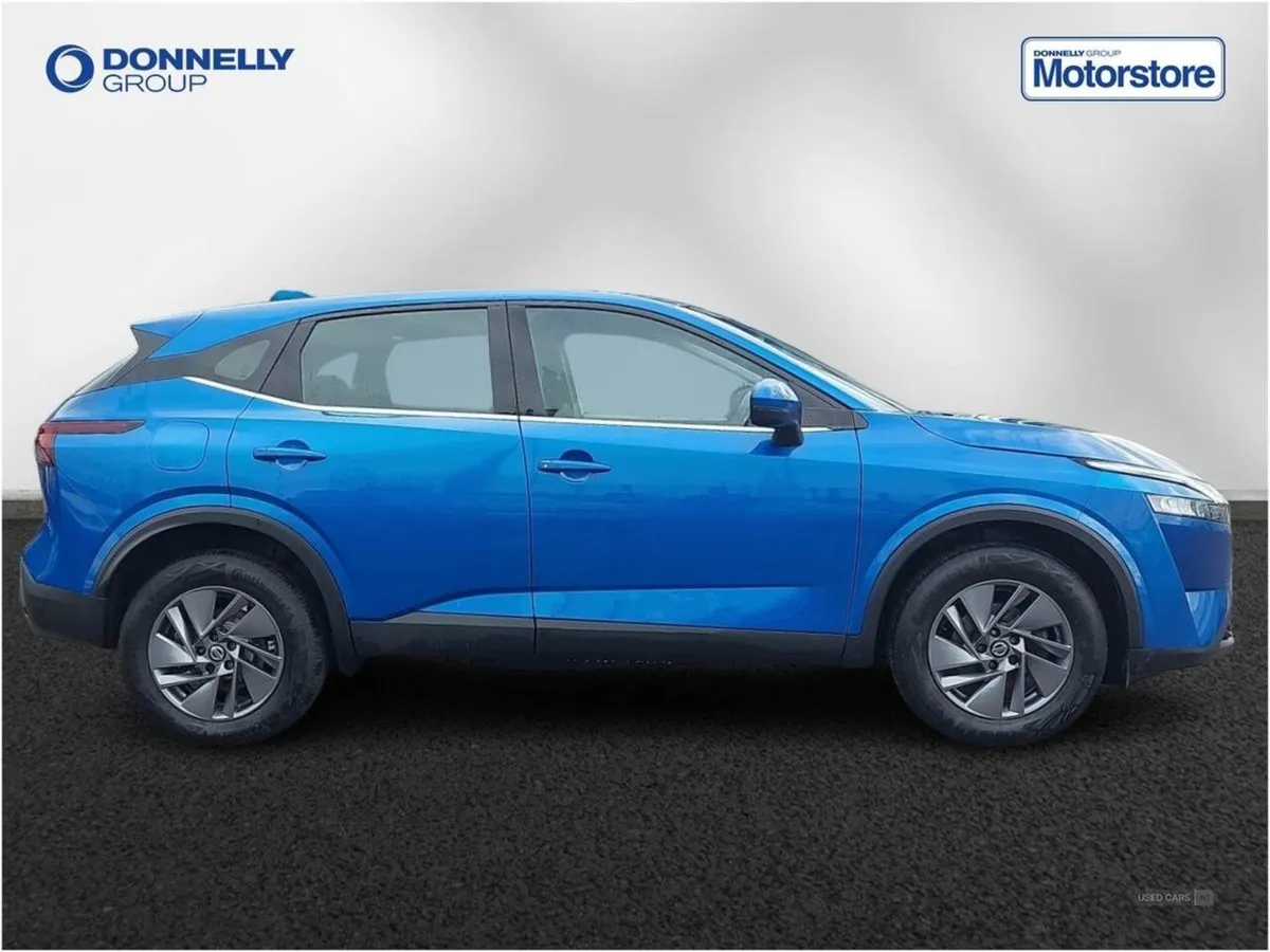 Nissan QASHQAI 1.3 Dig-t MH Acenta Premium 5dr - Image 3