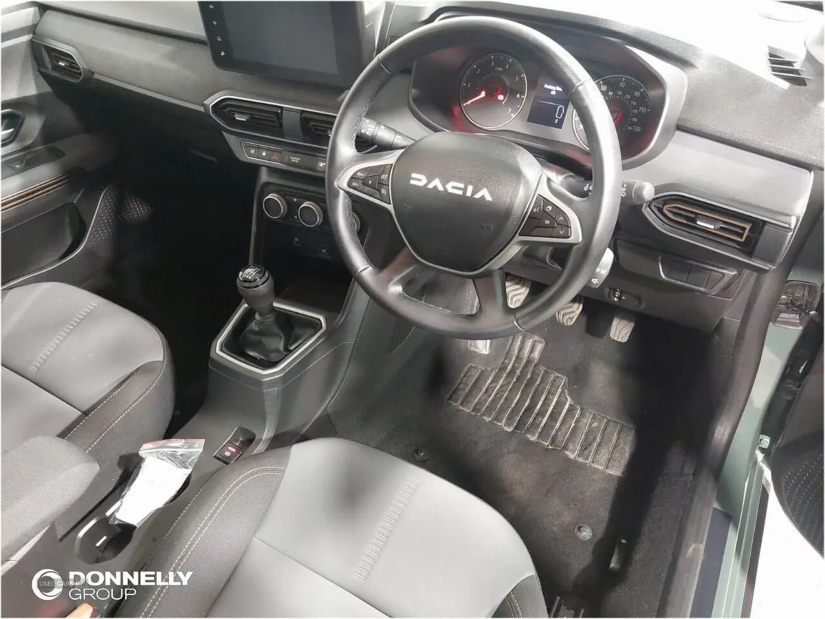 Dacia Sandero Stepway 1.0 TCe Extreme 5dr - Image 4