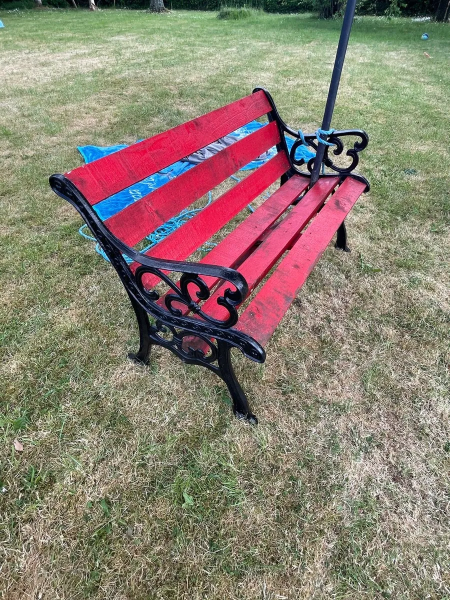 Heavy cast iron bench - Image 1