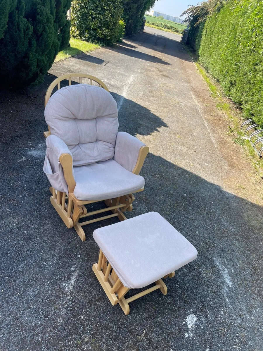 Rocking chair and foot stool set - Image 1