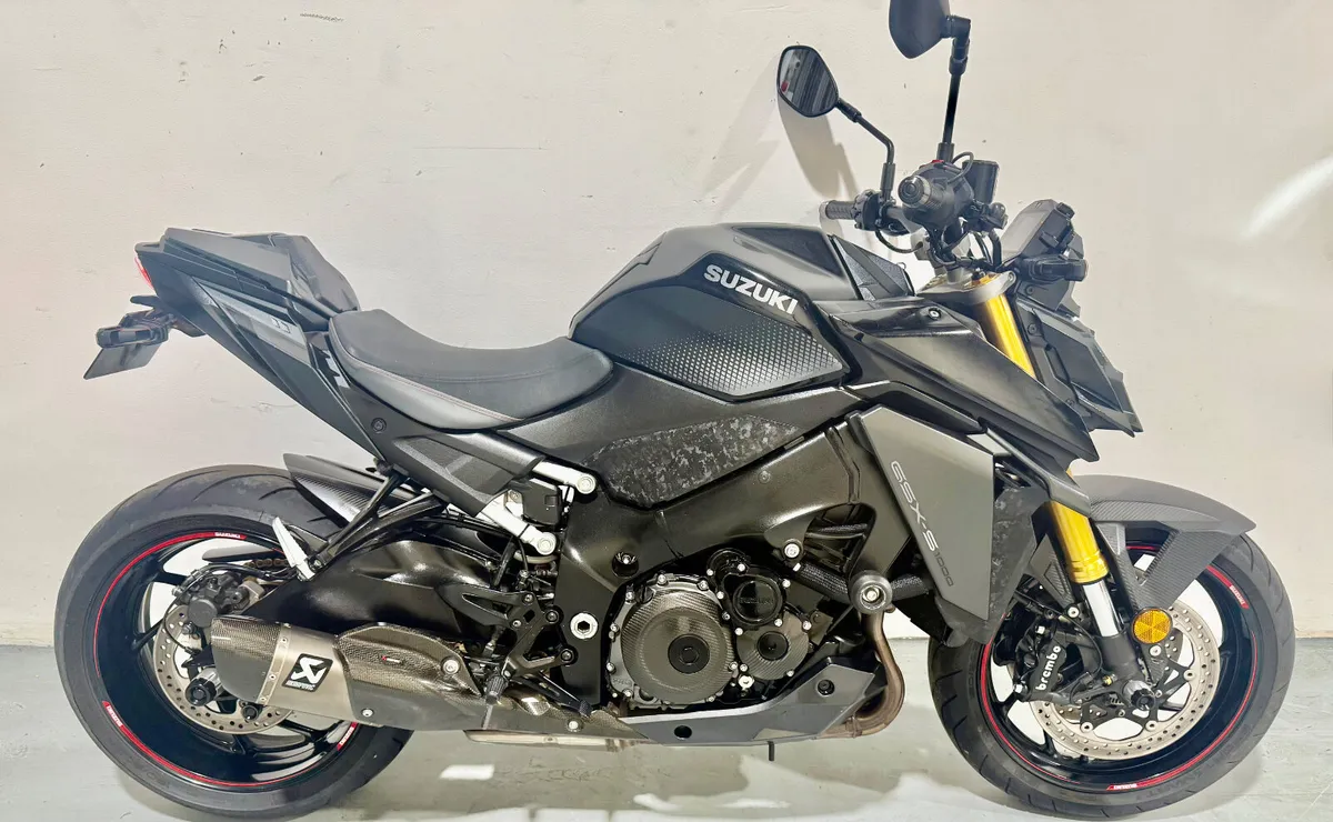 SUZUKI GSX-S 1000 2021 LOW MILES - Image 1