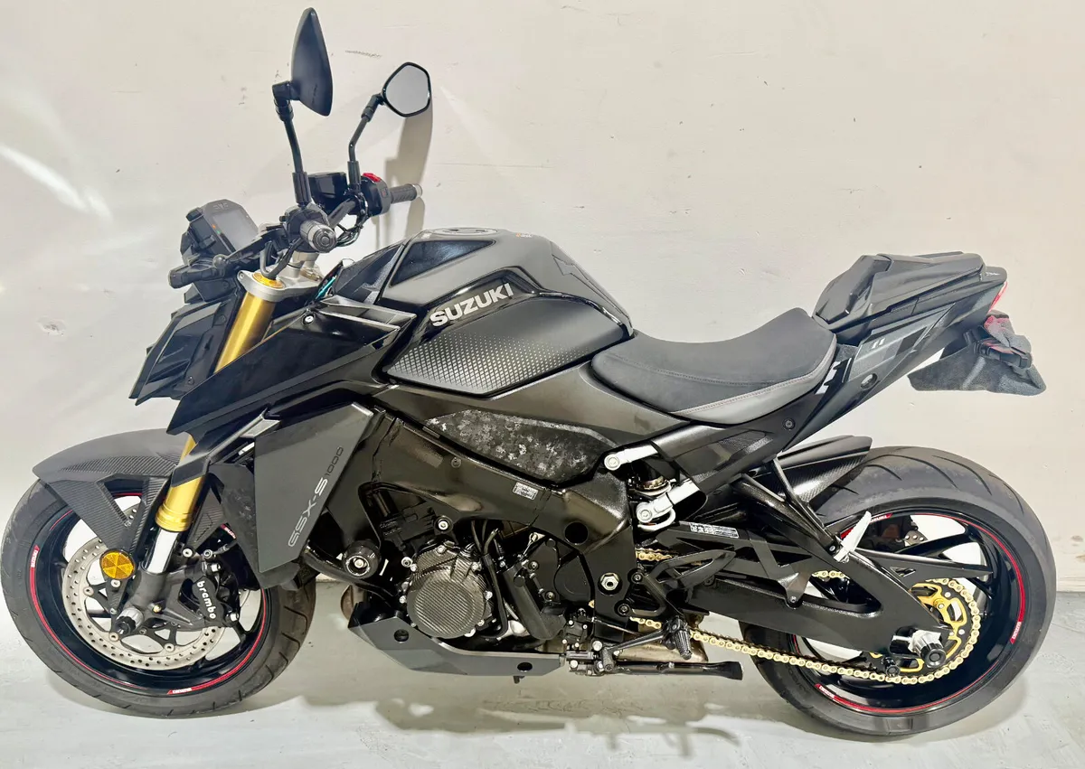 SUZUKI GSX-S 1000 2021 LOW MILES - Image 2