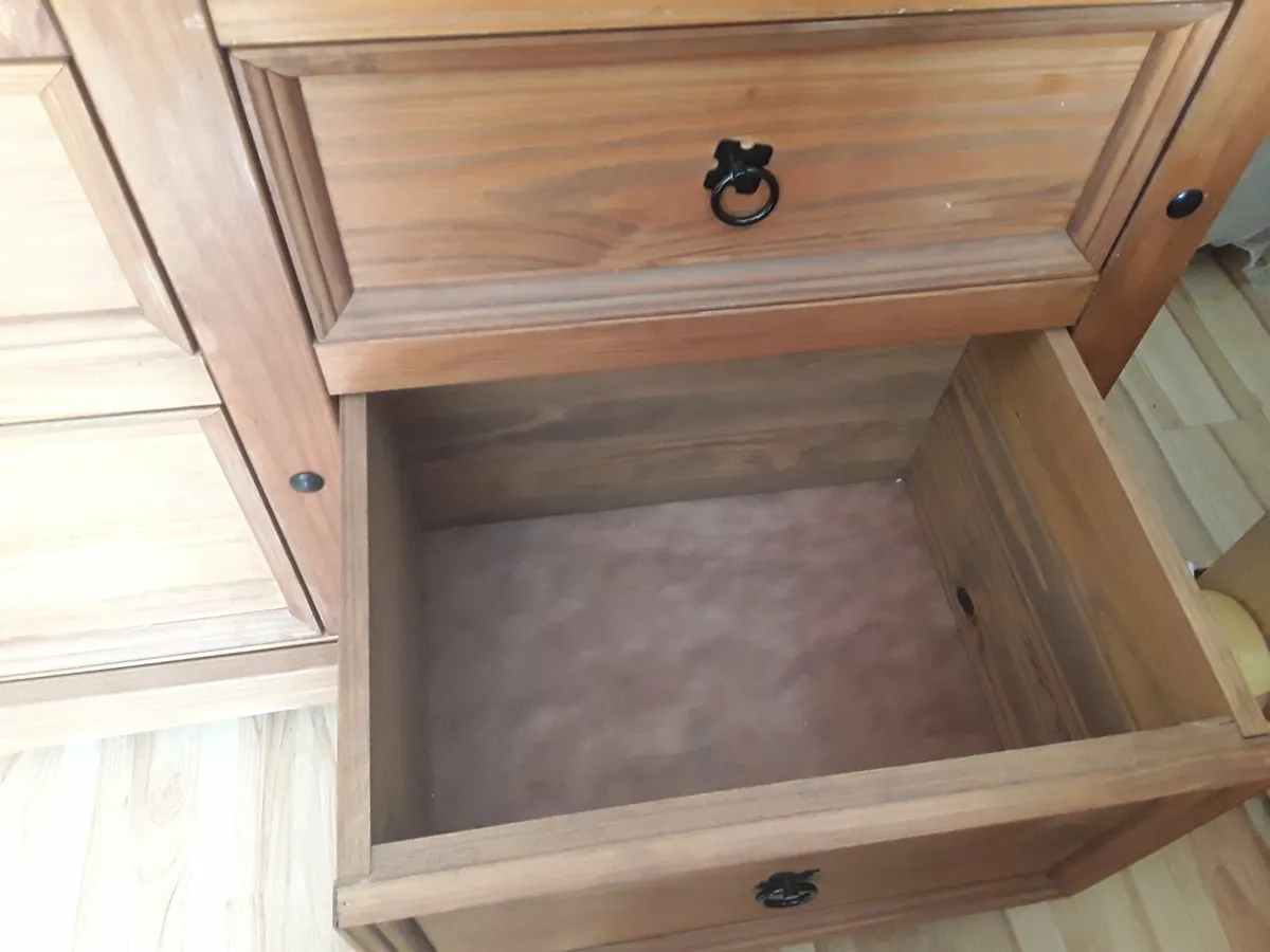 Very heavy sturdy Corona sideboard new condition - Image 3