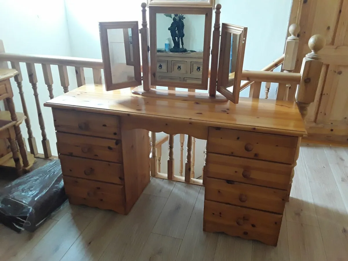 Solid pine dressing table tree way mirror - Image 2