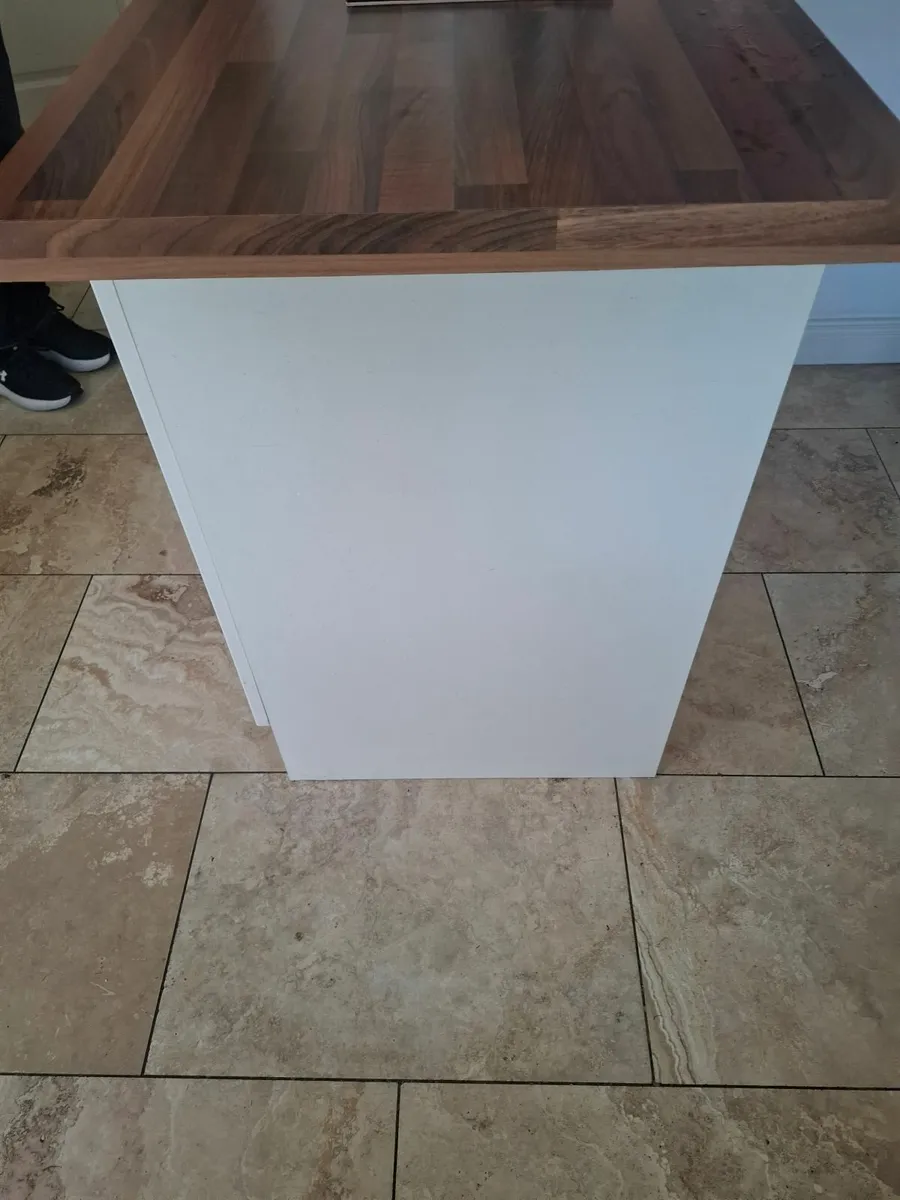 Kitchen island - Image 3